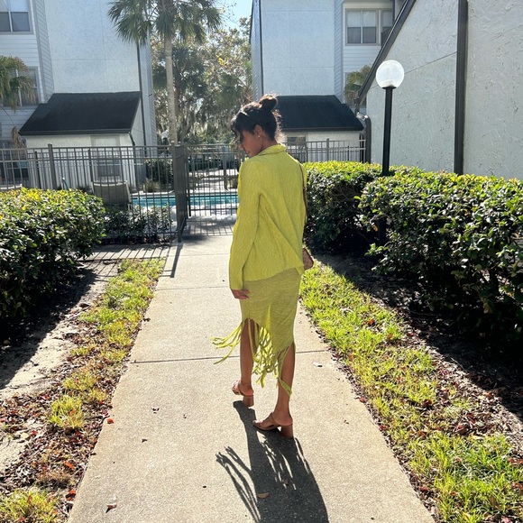 Ruffle Tassel - Picture 3 of 3